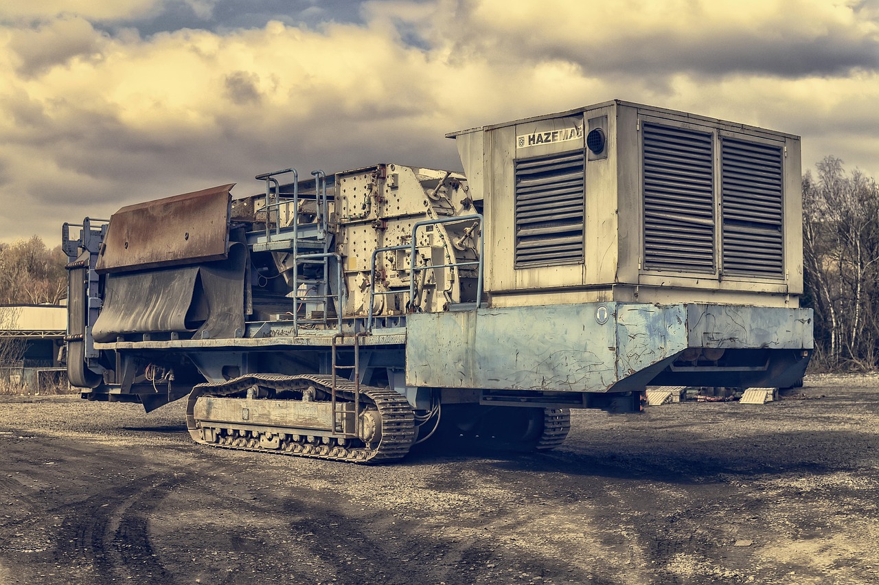 Heavy duty mobile crusher and earth moving equipment for construction in Cape Town